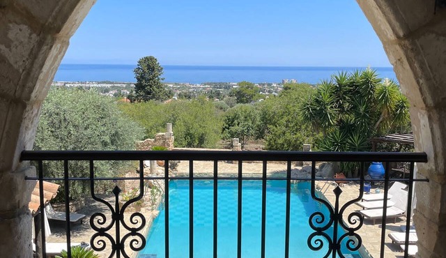 large unique stone villa private pool - family friendly perfect for large groups in Beylerbeyi