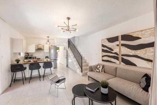 Larnaca Seaside Villa Marina 44