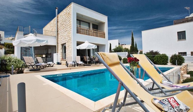 Latchi Ferienvilla EV21 by Interhome