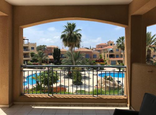 Limnaria Gardens - Modern 1 bed, Walk to Beach & Shops in Paphos