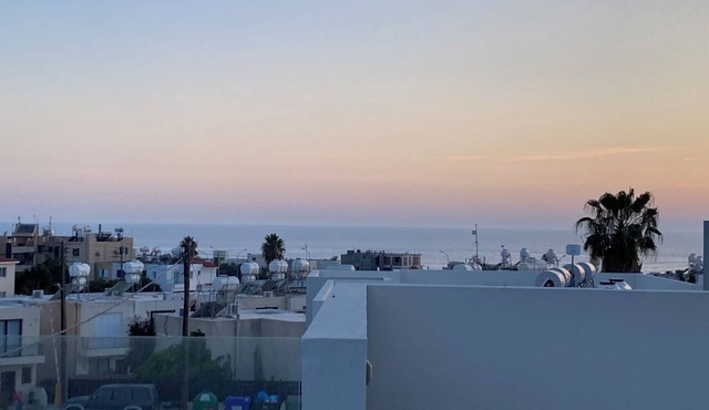 Luxury 3 Bedroom Penthouse apartment with sea view. 10 mins walk to Venus Beach