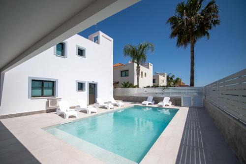 Luxury Villa Agathoula