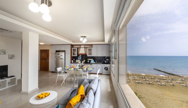 Mackenzie Eftyhia Beachfront Suite