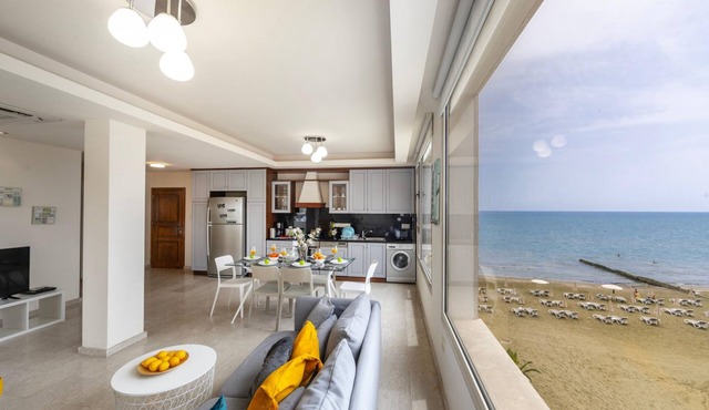 Mackenzie Eftyhia Beachfront Suite