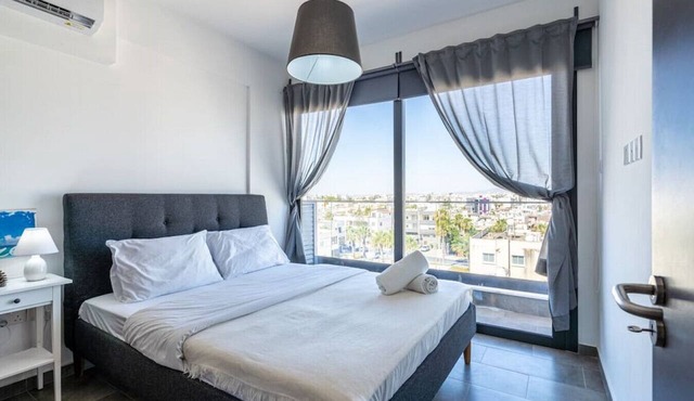 Maryam's 2-BR Apt Facing Larnaca Harbor W/Pool