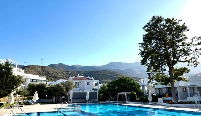Milos Breeze Modern 2-Bedroom Apartment with Pool Alsancak Girne