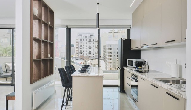 Modern 1BR W/Balcony in Central Nicosia