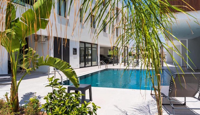 Modern 1BR with Balcony & Free Parking Livadia