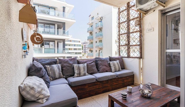 Modern 2BR Apartment in Central Limassol – Comfort & Convenience in Lemesos