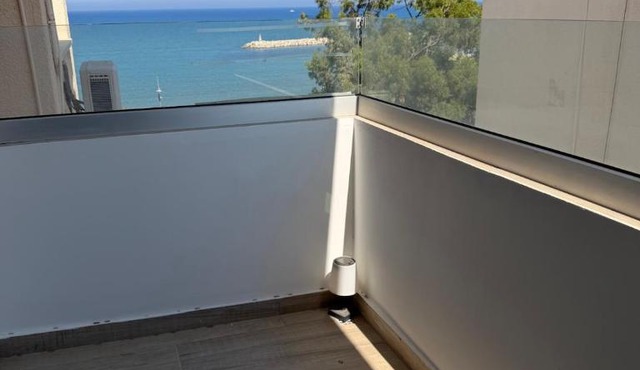Modern 2BR Beachfront Apt with Communal Pool