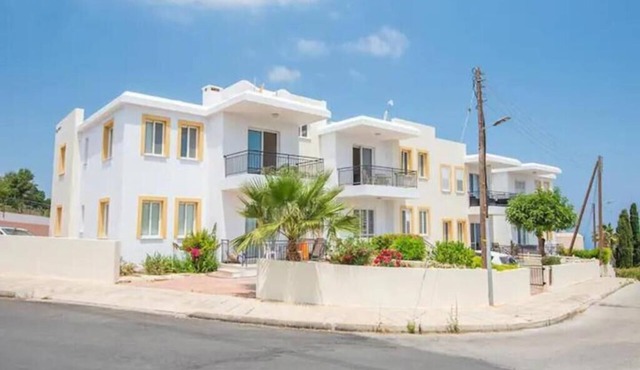 Modern stylish 2 bedroom apartment with communal pool in Neo Chorio Village