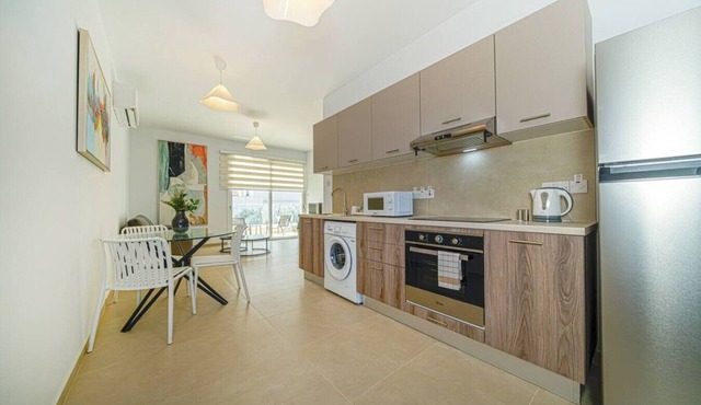 New 1 bedroom flat next to university