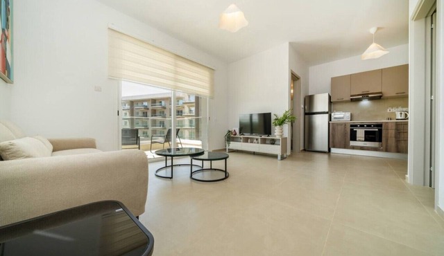 New 1 bedroom flat next to university
