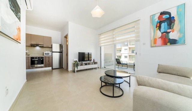 New one bedroom flat next to university