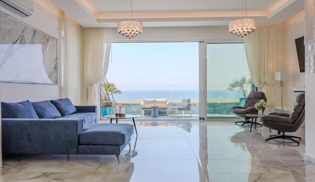 Olymp Royal Palace - Beachfront luxury Estate