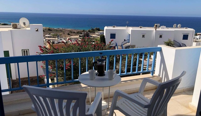 Paphos: 2BR Apt | Amazing Sea Views | Pool | 15 Min Walk to Beach