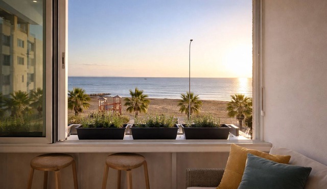 Perfect seafront 3-bedroom apartment in prime location
