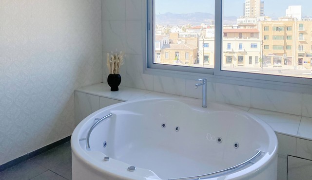 Phaedrus Living Plateia Suite Verde