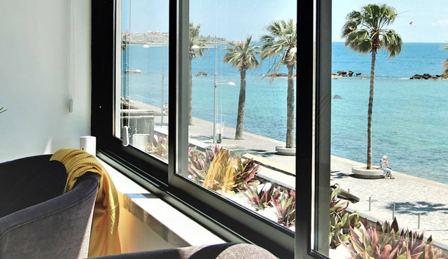 Phaedrus Living Seaview Luxury Marina Court 213