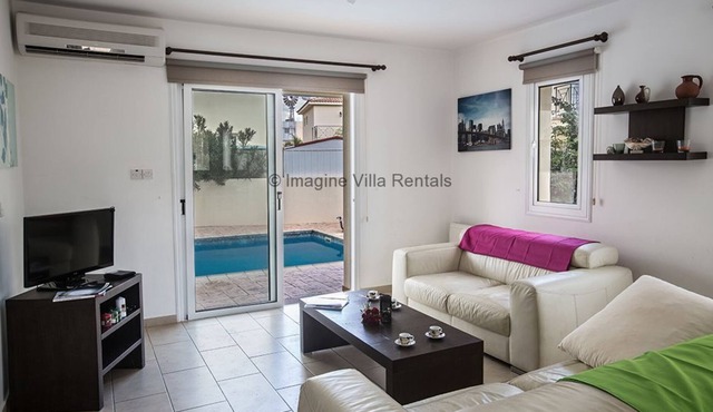 Protaras Holiday Villa CL42 - Cozy 3BDR Pernera Villa, Close to Kalamies Beach in Larnaca