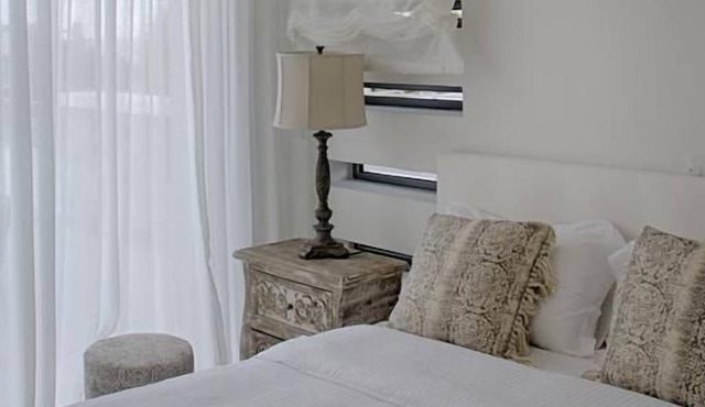 R 1048 Kenton’s Apartment with Terrace, Complimentary wine bottle & Garden View in Mazotos