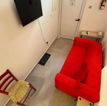 RED Cabin-Larnaca Centrum