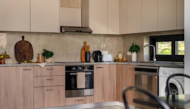 Sanders River Plaza - Nice 3-Bdr Apt with Terrace in Limassol