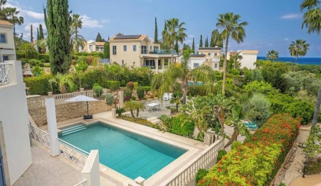 Seaview Villa Selenia pool & jacuzzi in Neo Chorio in Polis Chrysochous