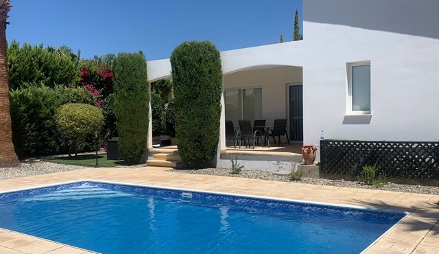 Single Storey 3 bed Villa, Over the road from Coralia Beach, Private Pool,