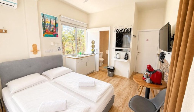 Smart Deluxe StudioN6 private Kitchenette Bathroom to Beach 200m Marina Port 900m