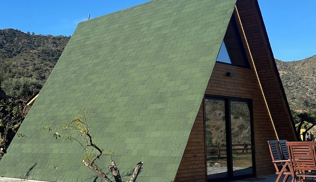 Spacious Mountain Retreat with Outdoor BBQ - Perfect for Gatherings