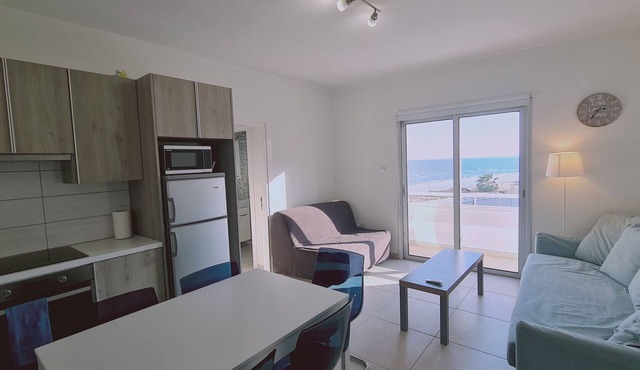 STAY Beach Wave Apartment in Larnaca