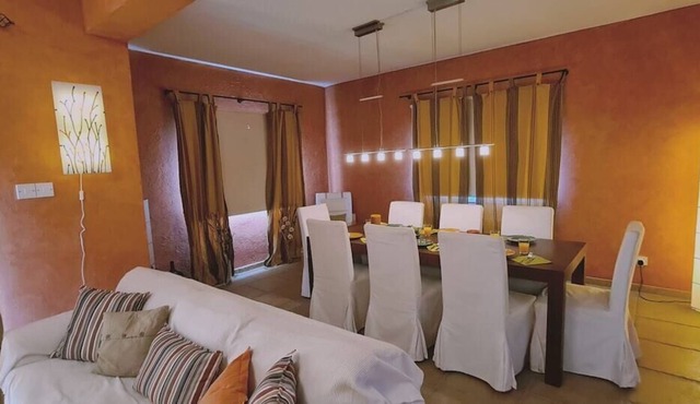 STAY Elegance 3BR Apt in Paphos