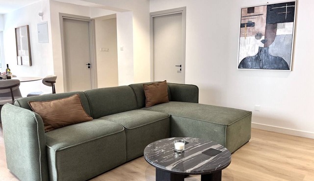 STAY Metropolitan Luxe Apartment