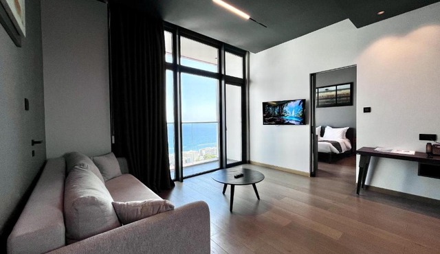 STAY ONLY Tower Suites