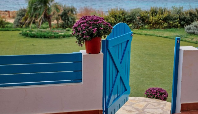 Stunning 5-bedroom Sea Front Villa with Private Pool in Sotira