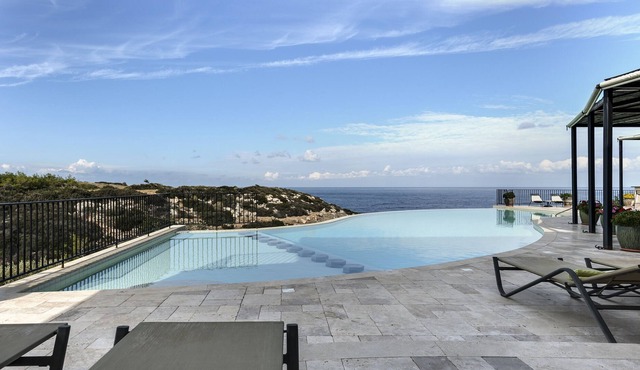 Ultimate Luxury Seaside Golf serviced accommodation in Cyprus in Girne