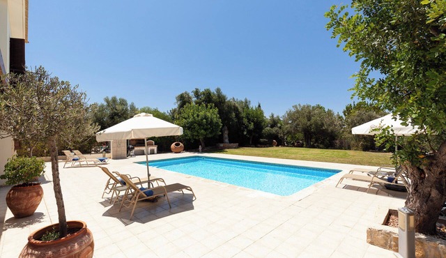 Unwind in Style: Your Luxury Retreat Awaits in Paphos
