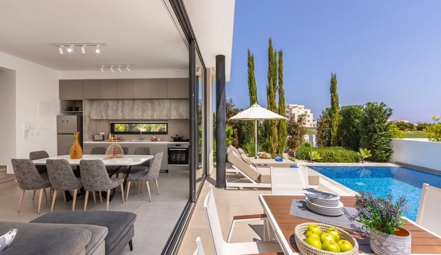 villa Almaria 4- 2 bedroom villa with Pool