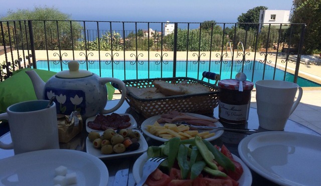 Villa Doluca: amazing sea views, mountain backdrop, a true Mediterranean heaven in esentepe