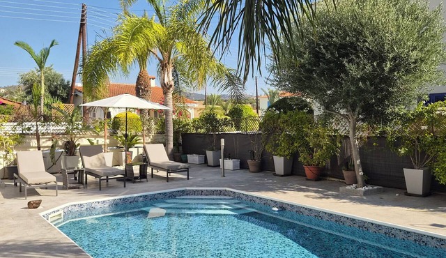 Villa Ella - peaceful detached villa close to beach and mountains - Sleeps 6 in Argaka