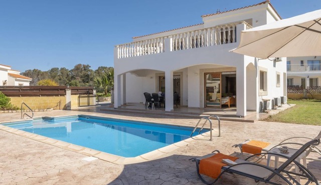 Villa Hector by Villa Plus
