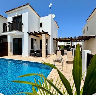 Villa ILIOS Cozy 2BR with Pool
