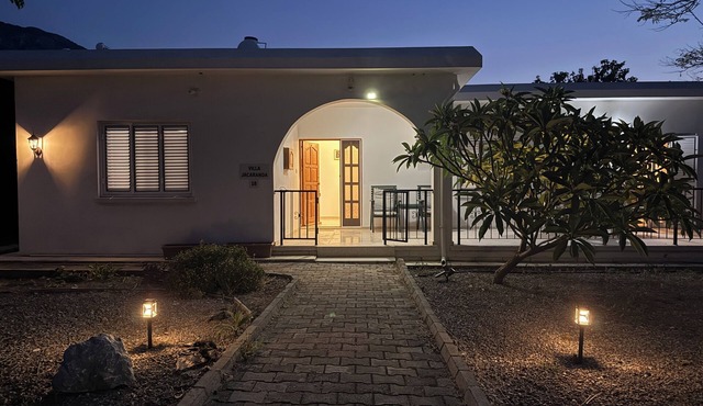 Villa Jacaranda | Peaceful 2BR Retreat Near the Sea