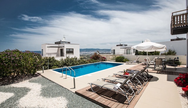 Villa Jenny, Modern 3BDR Latchi Villa with Pool and Stunning Views
