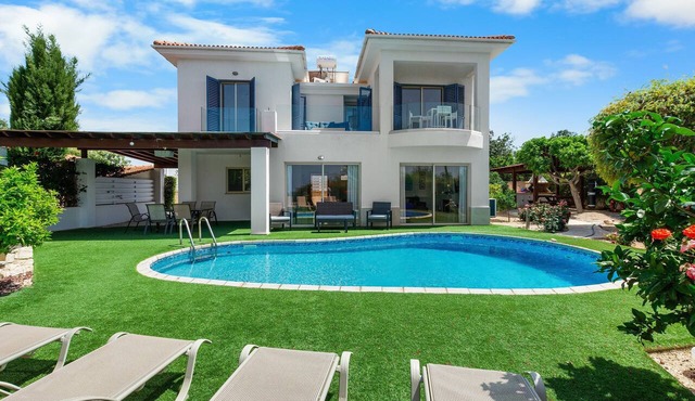 Villa Latchi Marina 21 - a villa that sleeps 6 guests in 3 bedrooms