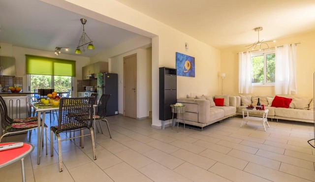 Villa oposite Nissi beach 100 meters
