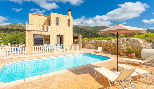 Villa Rallo - Three Bedroom Villa, Sleeps 6