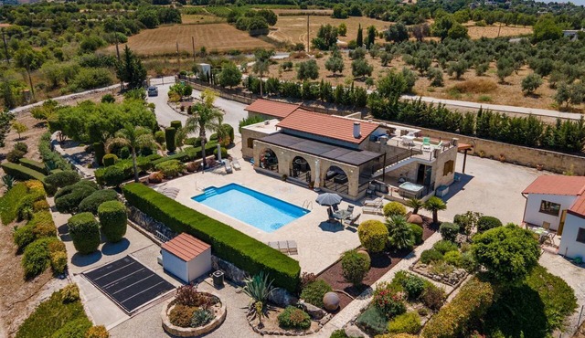 Villa Soteria - sleeps 8 guests in 4 bedrooms in Polis