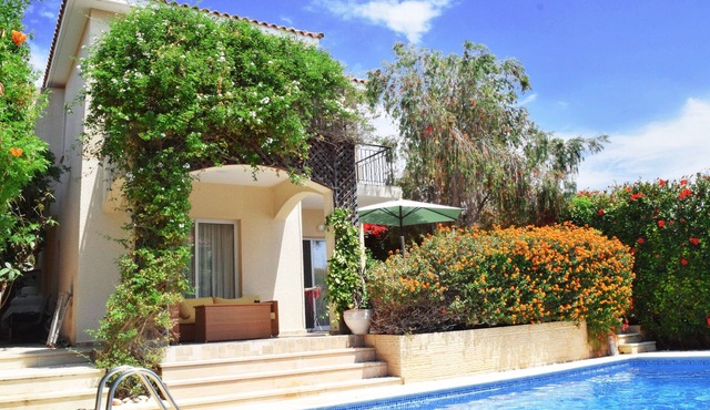 Villa Talassa near Coral Bay with optional 4x4 CAR, Jacuzzi and HEATED POOL in Paphos